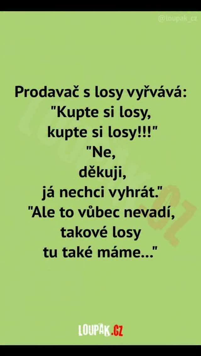 Predavač ponúka žreby, kupujúci odmieta s humorom. Vtipná konverzácia na zelenom pozadí.