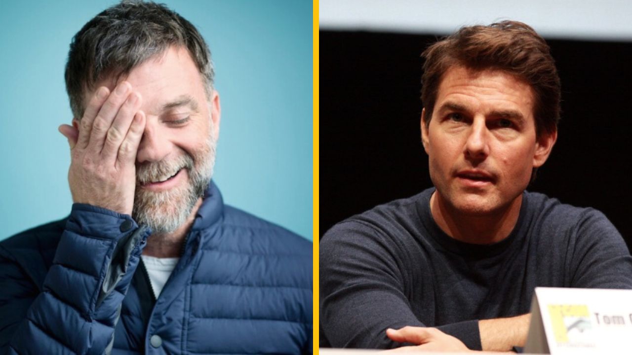 Ľudia sa zúčastňujú rozhovoru, jeden sa smeje a drží si tvár, druhý sedí a pozorne počúva.