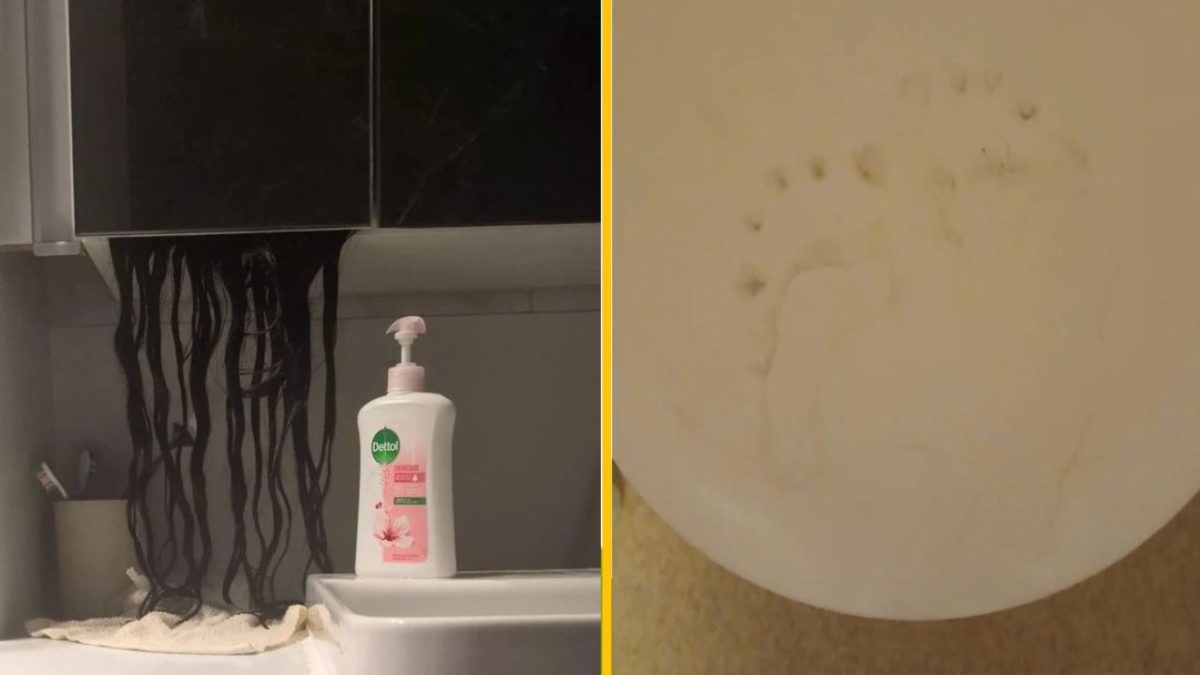 Naľavo visiace čierne šnúry z poličky a fľaša s mydlom, napravo odtlačok nohy na podlahe.