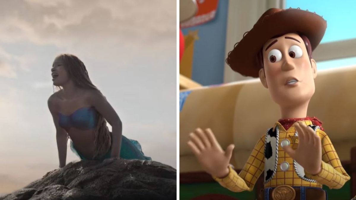 Morská panna spieva na skale, vedľa animovaná postavička kovboja Woodyho.