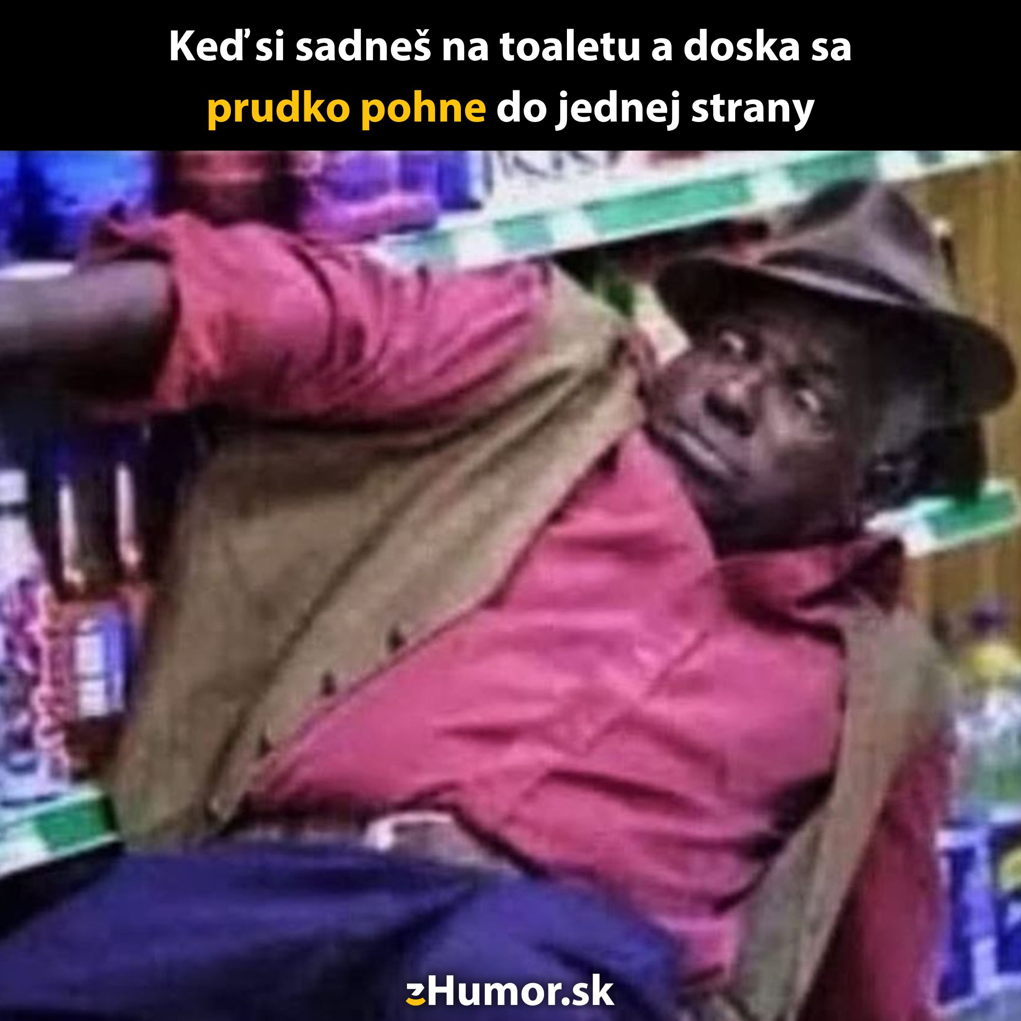 Osoba v klobúku sa prekvapene pozerá na situáciu, keď sa veci náhle zmenia. Zábavný moment v obchode.