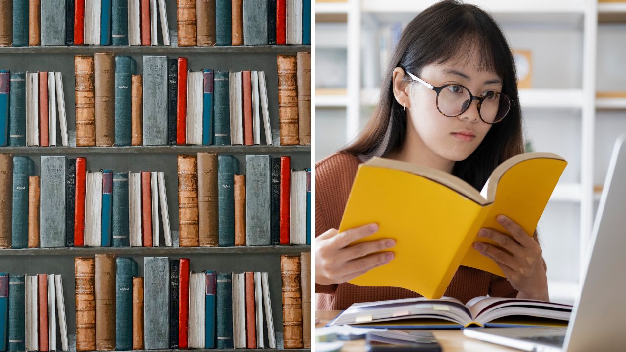 Žena s okuliarmi číta knihu v knižnici, okolo nej plné poličky kníh.