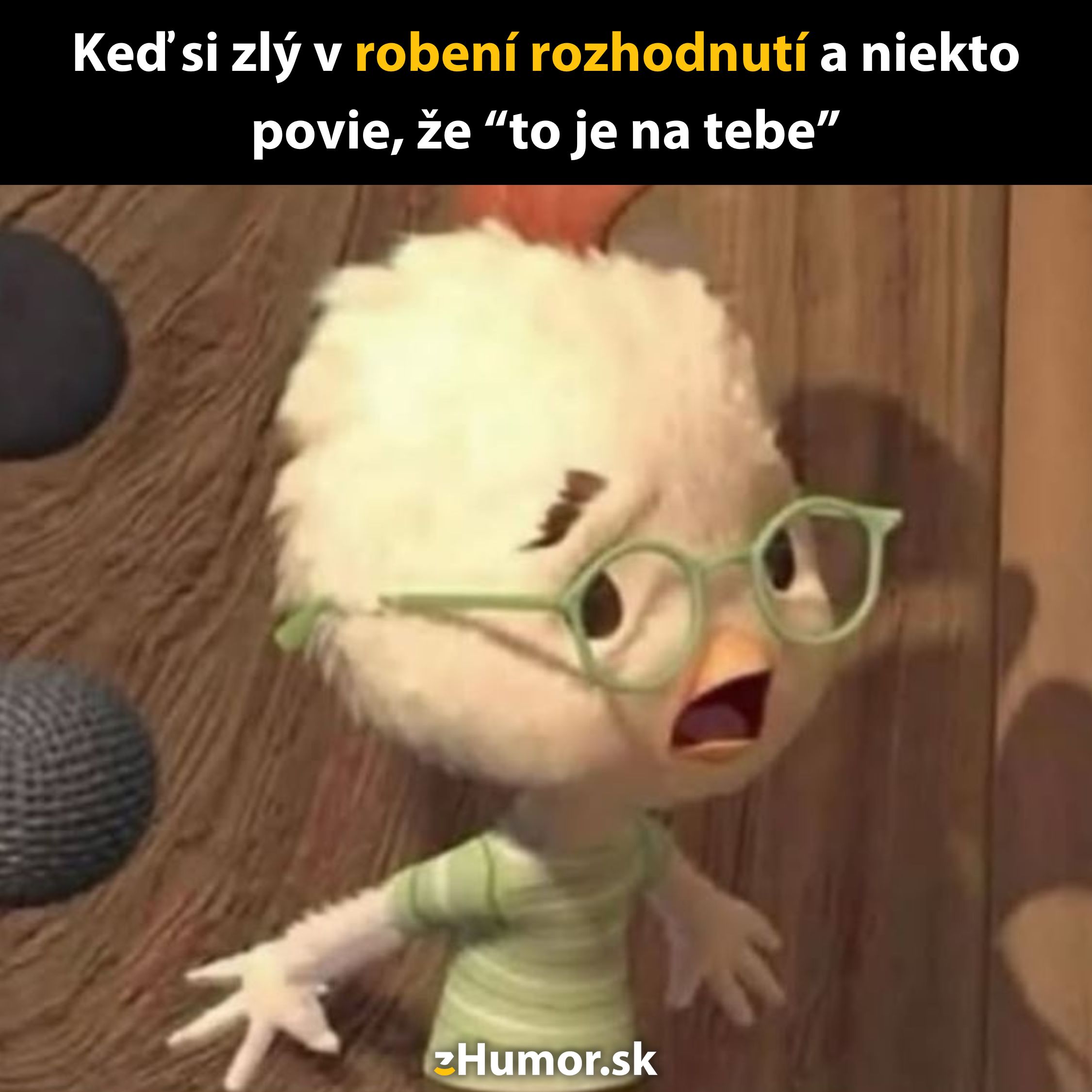 Kreslená postava v okuliaroch s vystrašeným výrazom pri rozhodovaní, humorný text o ťažkostiach s výbermi.