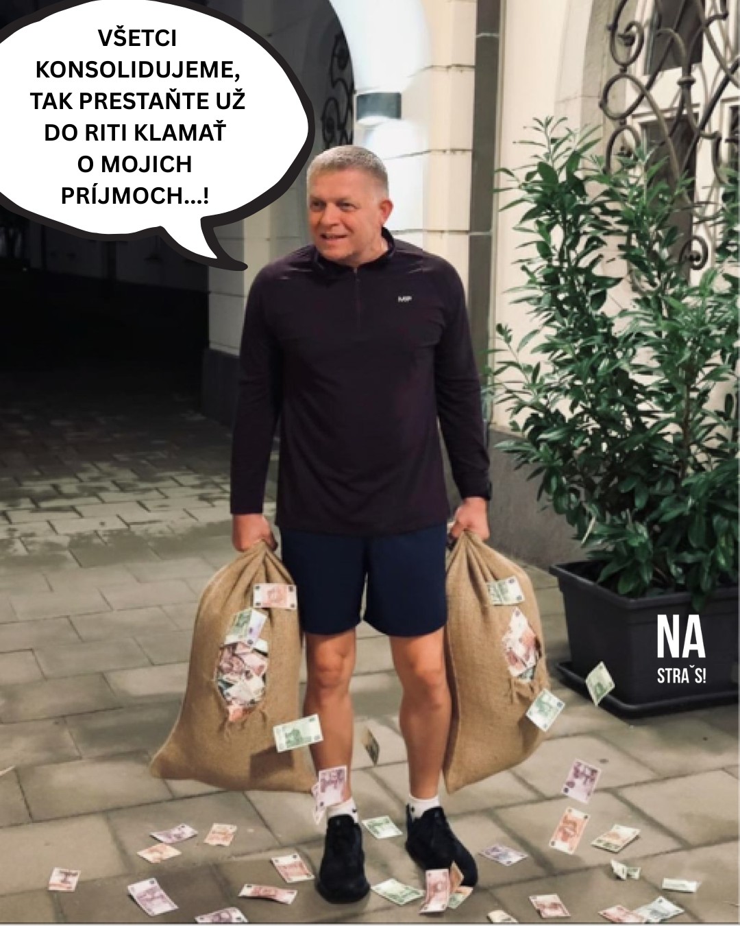 Muž nesie vrecia s peniazmi, vtipný text o príjmoch, okolo neho sú popadané bankovky.