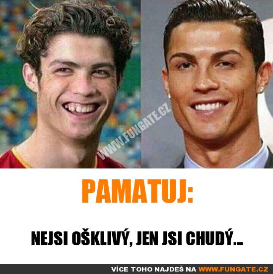 Osoba pred a po zmene vizáže s textom: PAMATUJ: Nejsi ošklivý, jen jsi chudý...