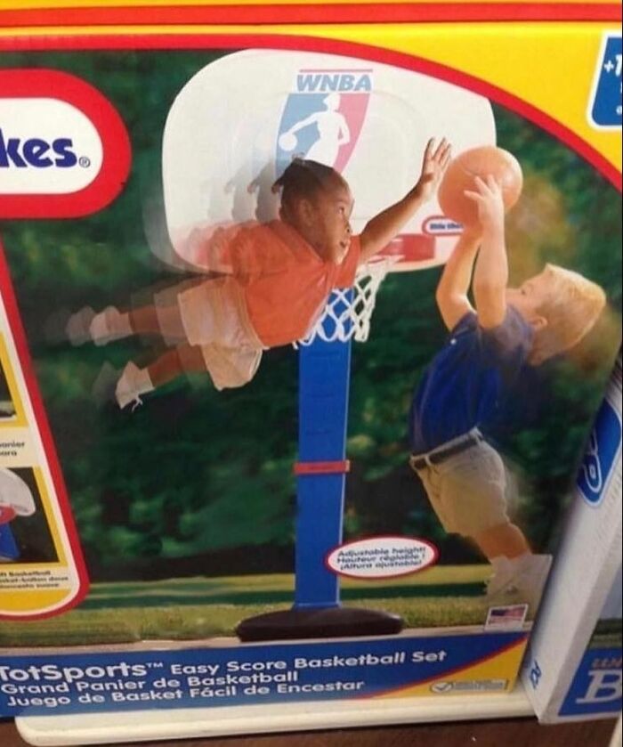 Detská basketbalová súprava s nastaviteľnou výškou, ideálna pre hry malých športovcov na dvore.