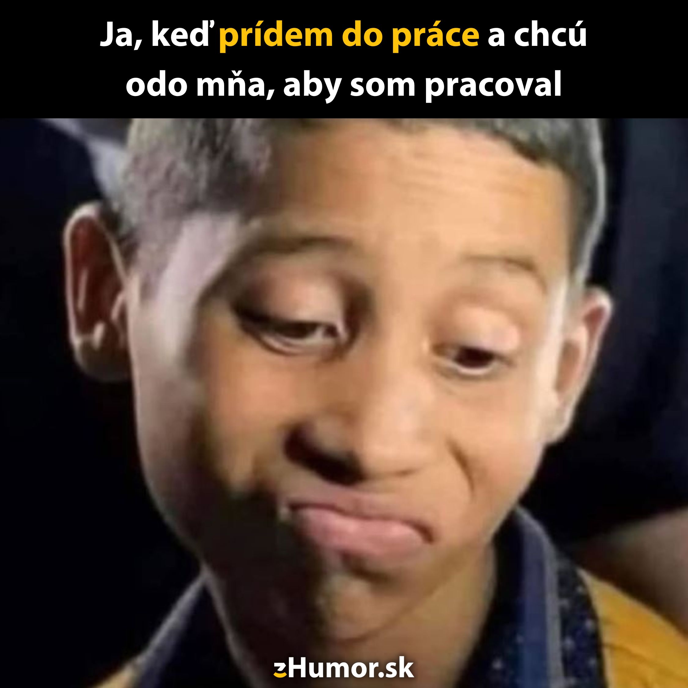 Mladý chlapec so znechuteným výrazom tváre, keď je požiadaný, aby pracoval.