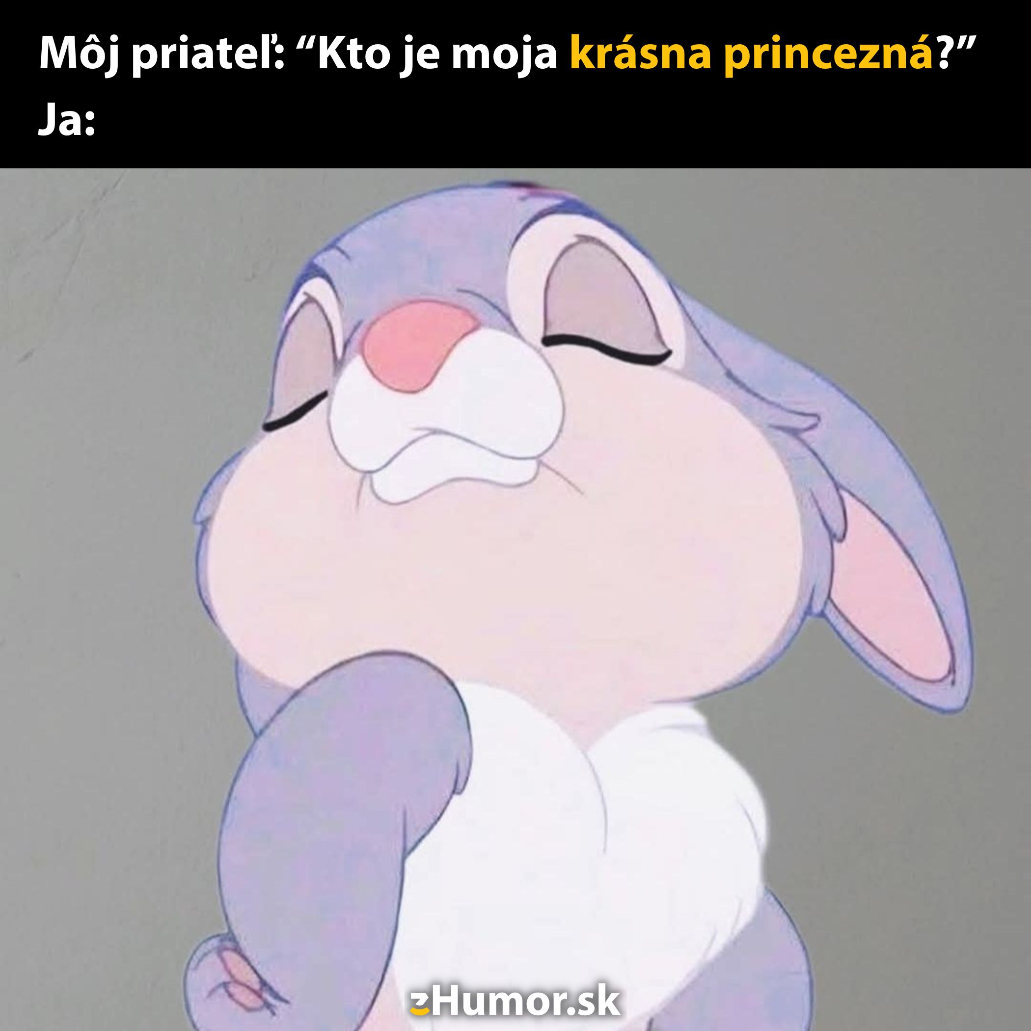 Kreslený zajačik s uzavretými očami a sebavedomým výrazom pri reakcii na kompliment.