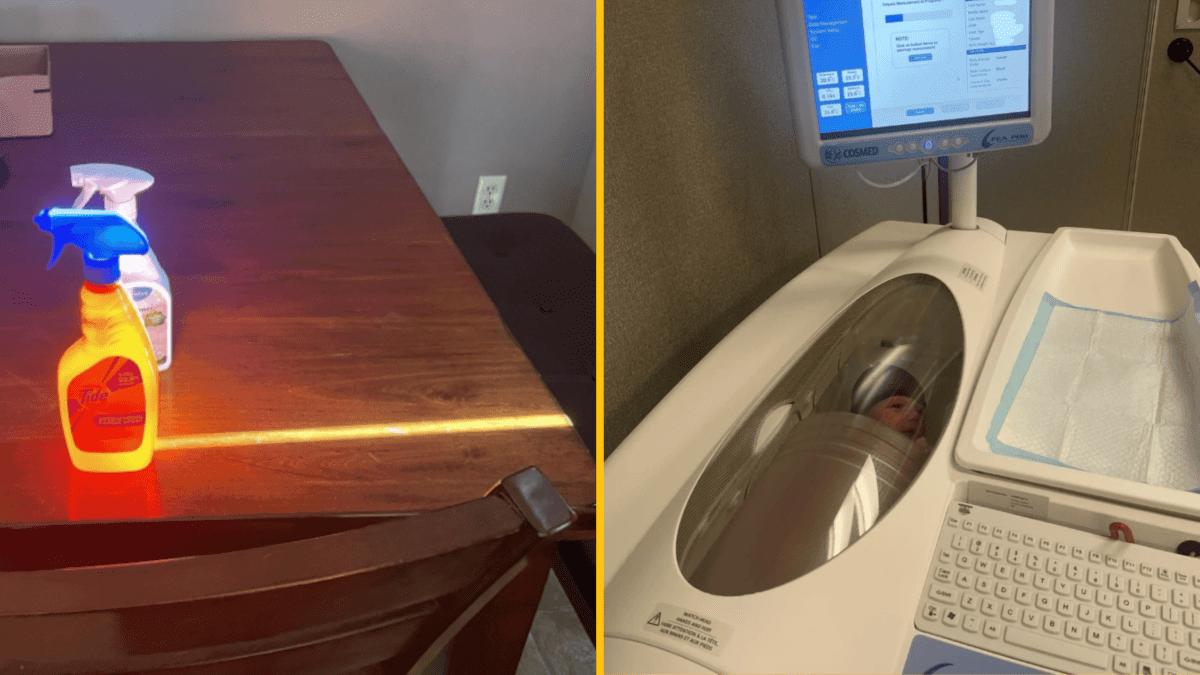 Čistiace prostriedky na drevenom stole s detským lekárskym zariadením, digitálny monitor s dieťaťom vo vnútri.