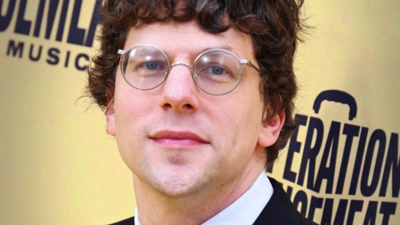 Prečo si Jesse Eisenberg odmietol zopakovať rolu Marka Zuckerberga vo filme Sociálna sieť 2?