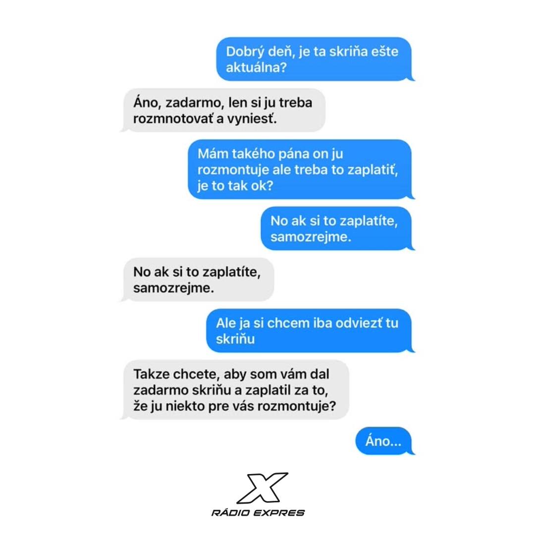 Sms komunikácia o rozmontovaní a odvoze starej skrine so zaujímavou ponukou a očakávaniami kupujúceho.