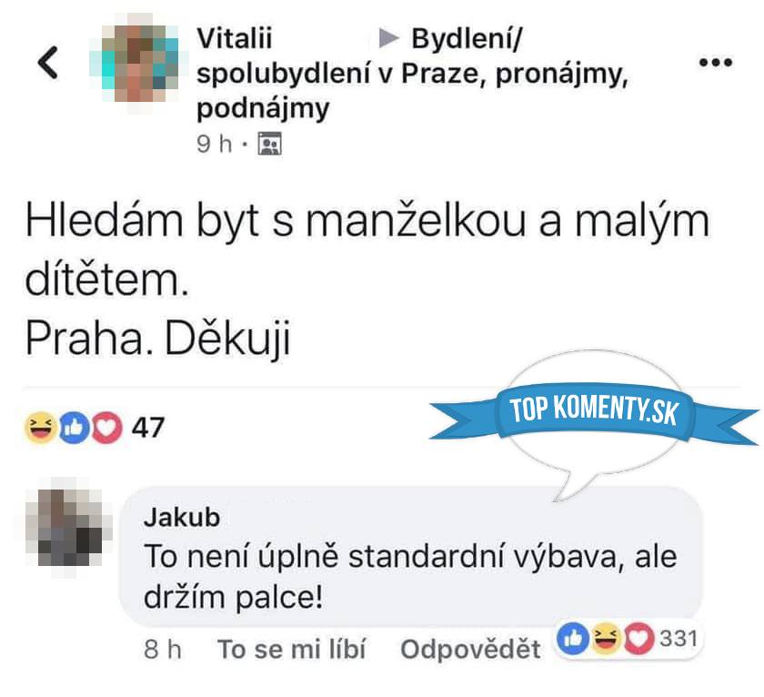Vyhľadávanie bývania pre rodinu v Prahe s vtipnou reakciou, ktorá drží palce.