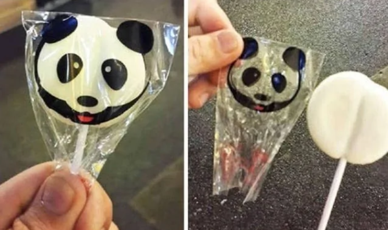 Lízanka s obalom, ktorý zobrazuje tvár pandy. Po odstránení obalu zostáva biela lízanka bez vzoru.