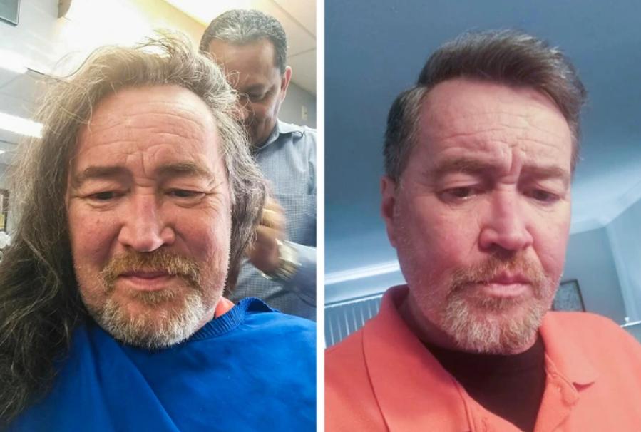 Pred a po premene: muž s dlhými vlasmi pred a s moderným krátkym účesom po ostrihaní.