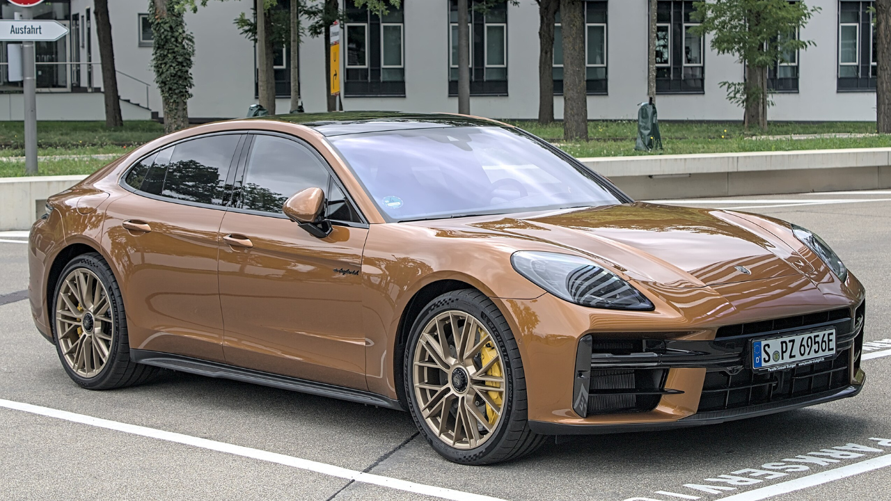 Posilňovňa v Číne prišla s nečakanou marketingovou stratégiou. Kto prvý schudne 45 kíl, dostane Porsche