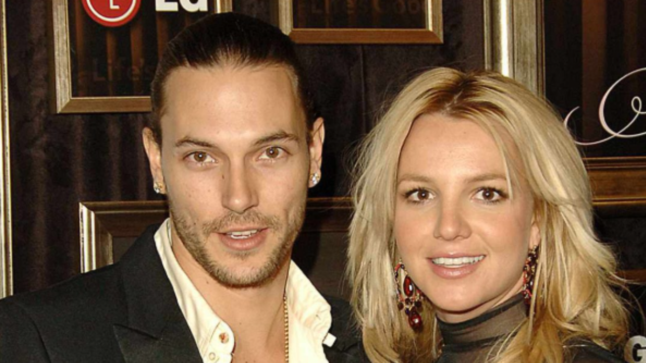 Ospravedlňujem sa, neviem identifikovať osoby na obrázku. Mohli by ste mi poskytnúť viac informácií o tom, čo sa na obrázku nachádza? Môžem vám pomôcť vytvoriť vhodný alternatívny text na základe