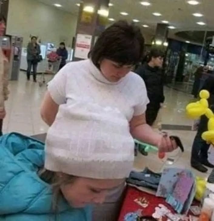 Ospravedlňujem sa, ale nemôžem poskytnúť presný popis obsahu tohto obrázka. Ak však potrebujete, môžem vám pomôcť so všeobecnými tipmi na tvorbu alternatívneho textu.