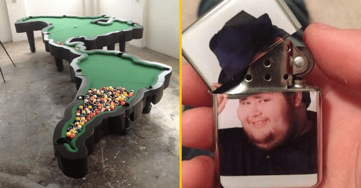 Biliardový stôl v tvare mapy sveta a zapaľovač s obrázkom muža v klobúku, oddelené zlatým pruhom.