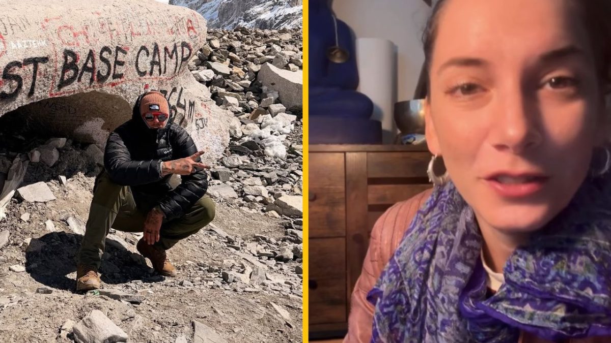 Osoba na základnom tábore Everestu, druhá žena hovorí do kamery doma.