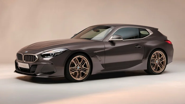 Športové auto v elegantnej šedej farbe, zvýraznené modernými líniami a štýlovými zlatými diskmi kolies.