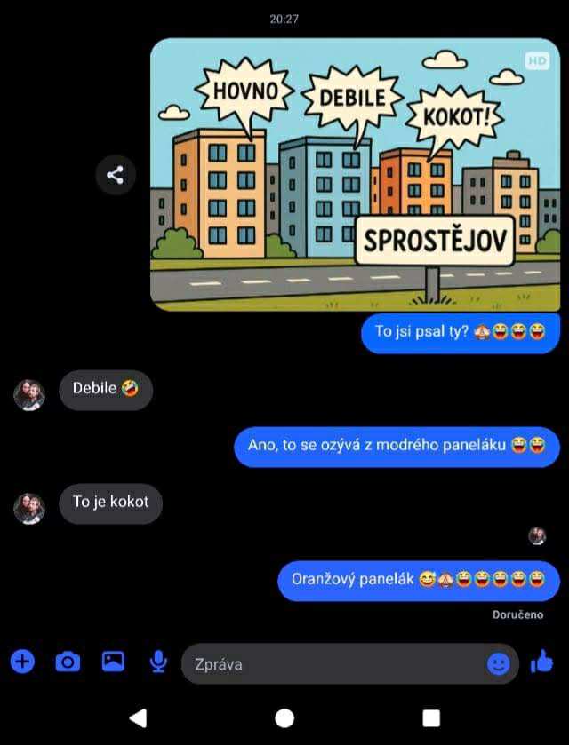 Obrázok s komiksovou scénou s budovami a vtipnými textami v bublinách. Chatujúca konverzácia o panelákových farbách.