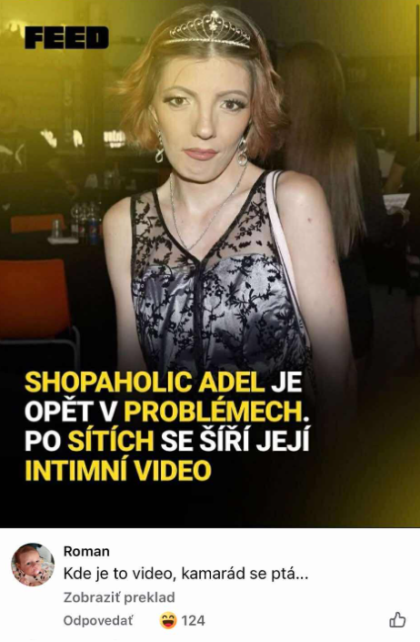 Osoba v čipkovanom tope s tiarou na hlave stojí pred textovým oznamom o šírení jej videa na sociálnych sieťach.