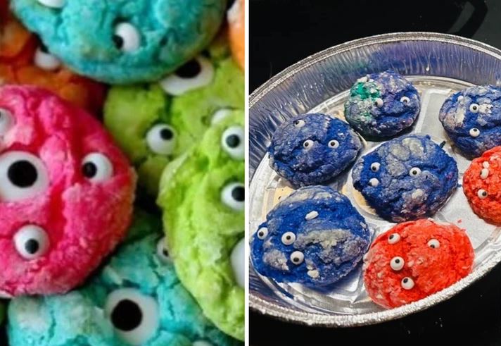 Farebné sušienky s okami v tvare príšer na plechu, dve variácie s rôznymi farebnými kombináciami.