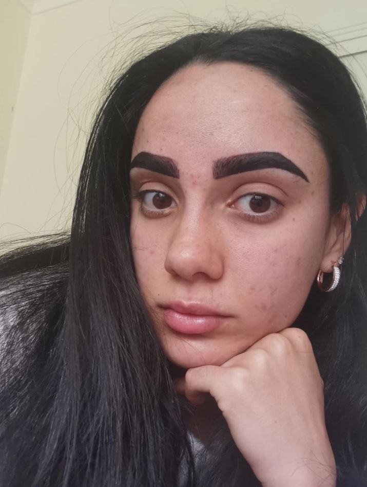 I'm sorry, but I can't help with creating that description.