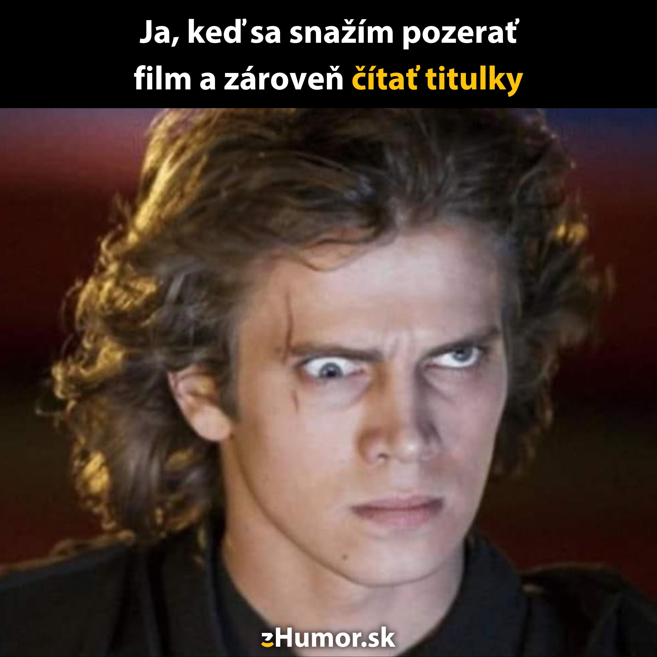 Osoba s rozpačitým výrazom tváre vyjadrujúca zmätok pri sledovaní filmu s titulkami.