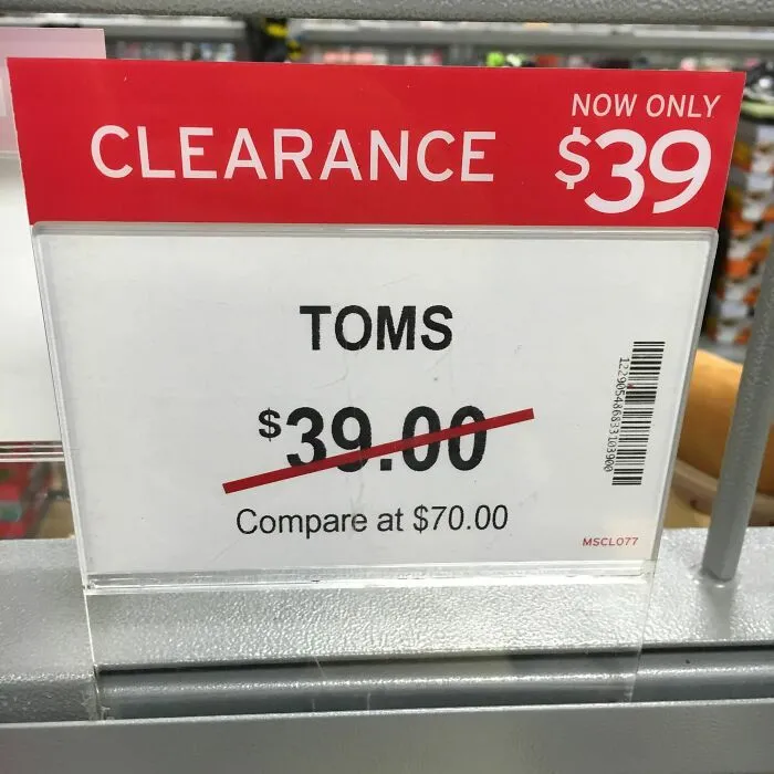 Výpredajová cena topánok TOMS znížená z 70 USD na 39 USD. Zľava dostupná teraz.
