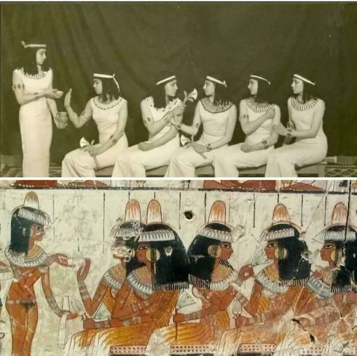 Staroveké egyptské ženy v tradičnom oblečení porovnané s historickou maľbou zobrazujúcou podobnú scénu.