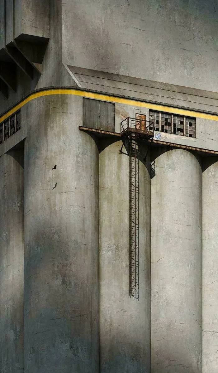 Starý priemyselný sklad s opotrebovanými stenami a rebríkom, dve vrany letia vedľa masívnej stavby.