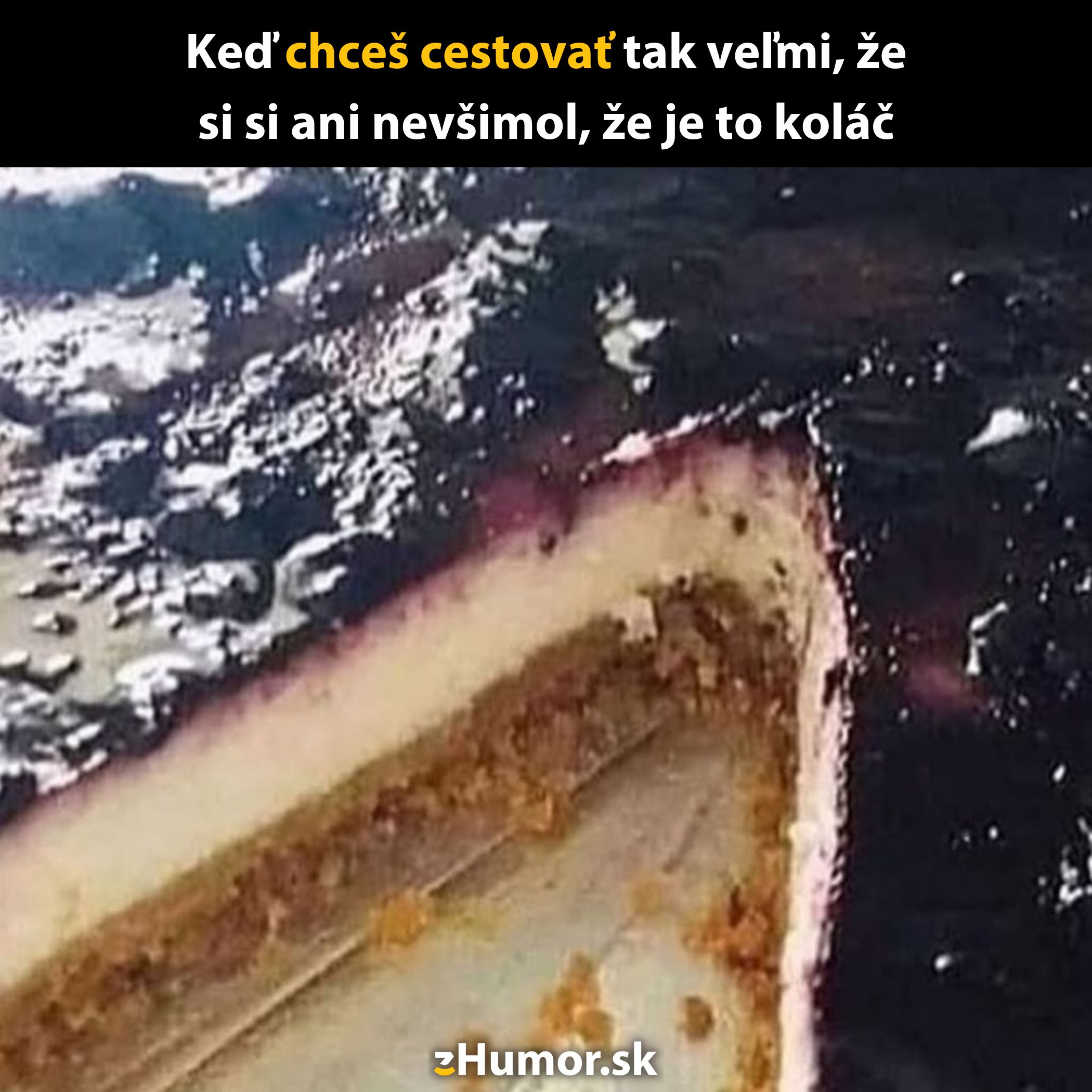 Koláč vyzerajúci ako Zem z vesmíru s nápisom o cestovaní.