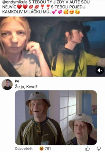 Dvojica v aute a scéna z komédie s podobne vyzerajúcimi postavami, vtipný komentár a emócie.