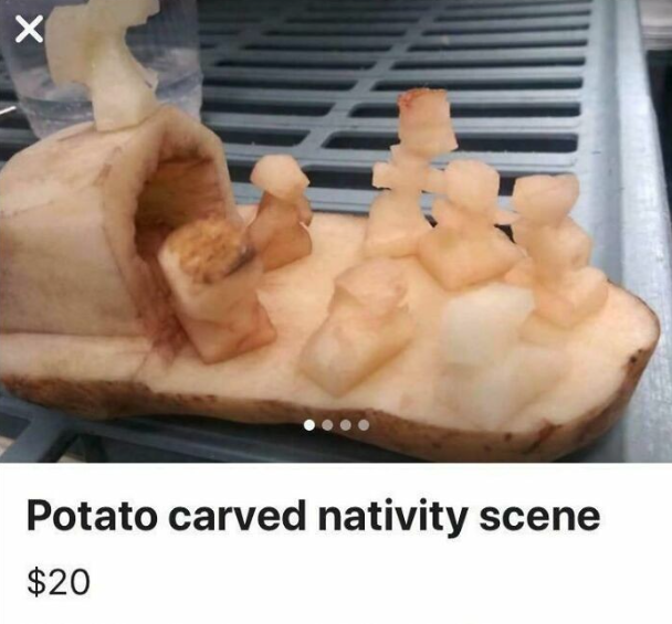 Betlehem vyrezaný zo zemiakov na kovovej polici, cena 20 dolárov.