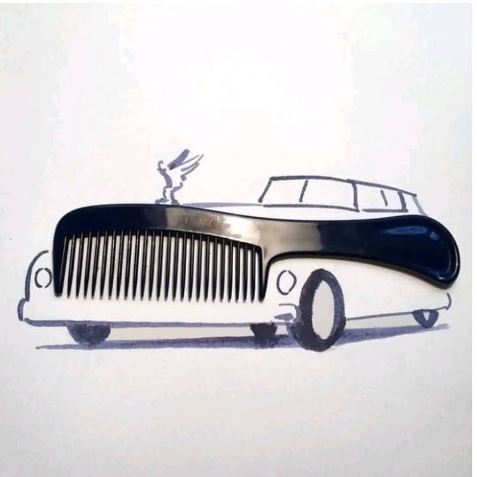 Hrebeň vytvára strechu auta v kresbe pre kreatívny optický klam.