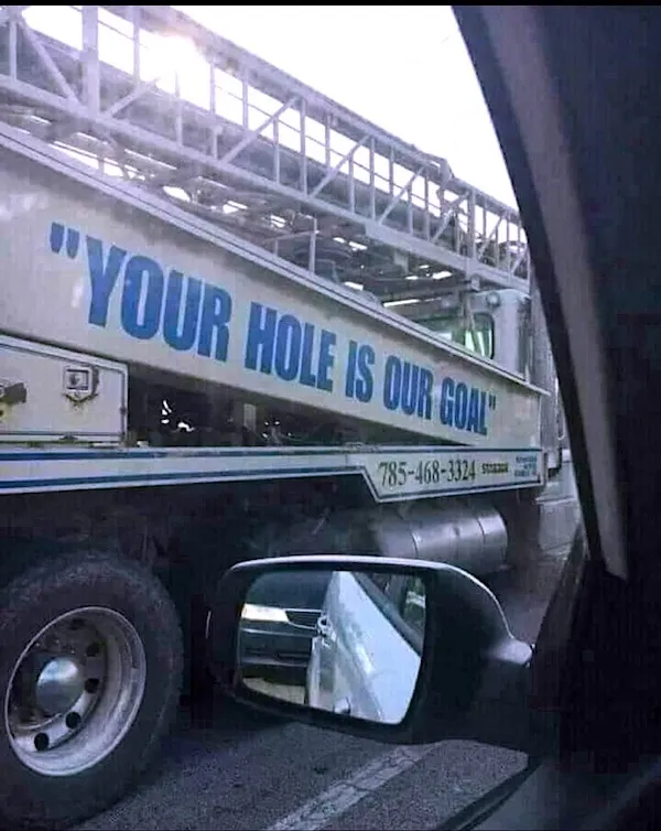 Vtipný nápis na boku vozidla s cieľom prilákať pozornosť okoloidúcich.