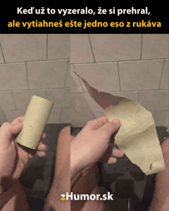 Vtipná situácia s prázdnou rolkou toaletného papiera a objavením posledného kúska papiera.