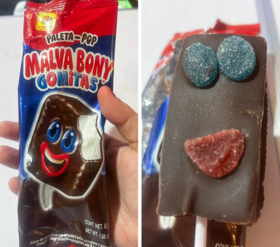 Čokoládová lízanka s gumenými očami a ústami, balená v obale Malva Bony Gomitas.