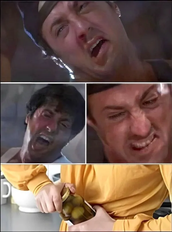 Osoba v snahe otvoriť zavárané uhorky s výrazom intenzívneho úsilia, podobne ako filmové postavy.