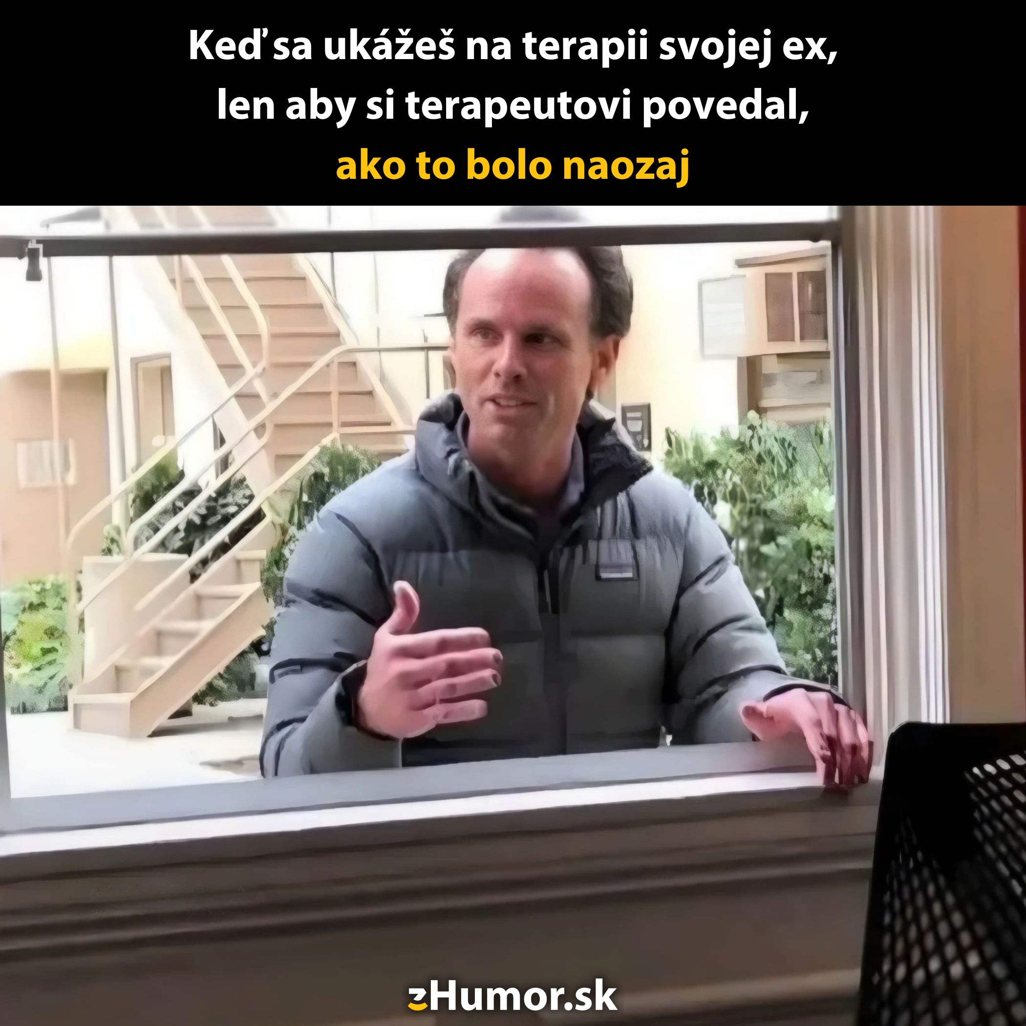 Muž gestikuluje cez okno na terapii, keď prekvapil svoju ex, aby vysvetlil, ako to bolo naozaj.