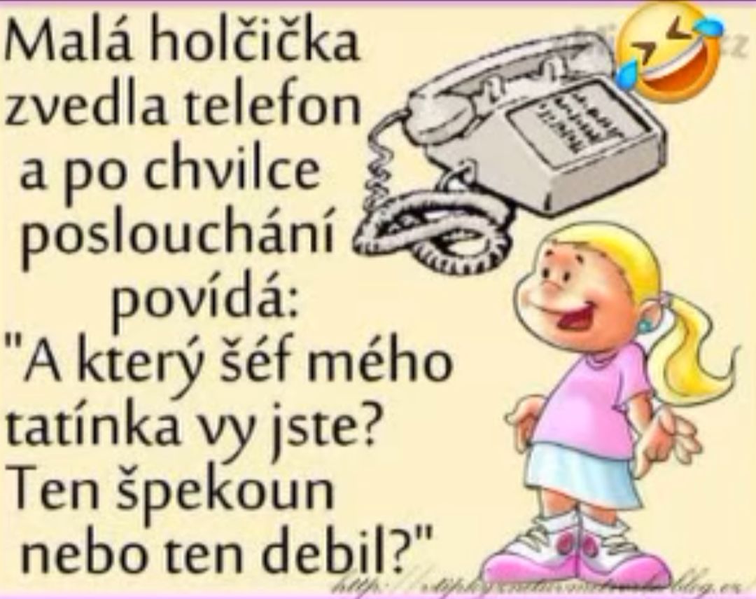 Dievčatko so žltými vlasmi telefonuje starým telefónom a rozpráva vtipnú poznámku o otcových šéfoch.