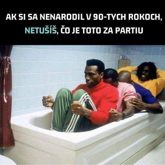 Štyria muži sa pripravujú na bobovú jazdu vo vani, nadpis spomína 90. roky a partiu, ktorú možno nepoznáš.
