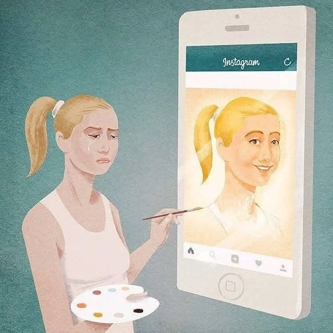 Žena maľuje šťastný autoportrét na Instagram, zatiaľ čo v skutočnosti smúti; zrkadlí sociálne média vs. realitu.