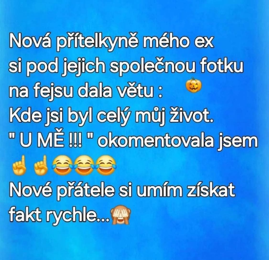 Nová priateľka môjho ex komentuje spoločnú fotku. Vtipná reakcia na Facebooku. Emojis dodávajú humorný tón.