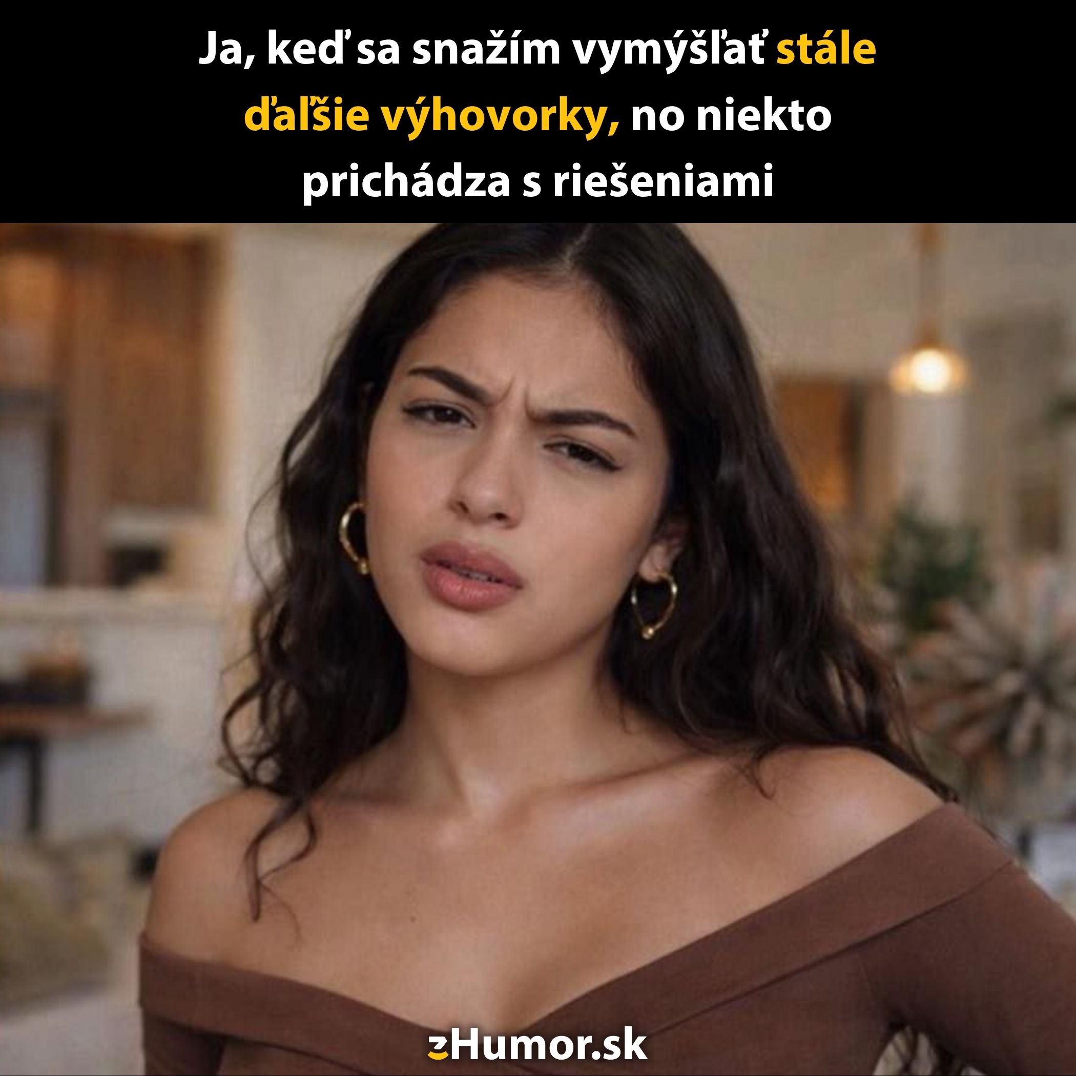 Žena s vyjadrením zmätku a frustrácie v interiéri, ilustrujúca pocit bezmocnosti voči riešeniam.