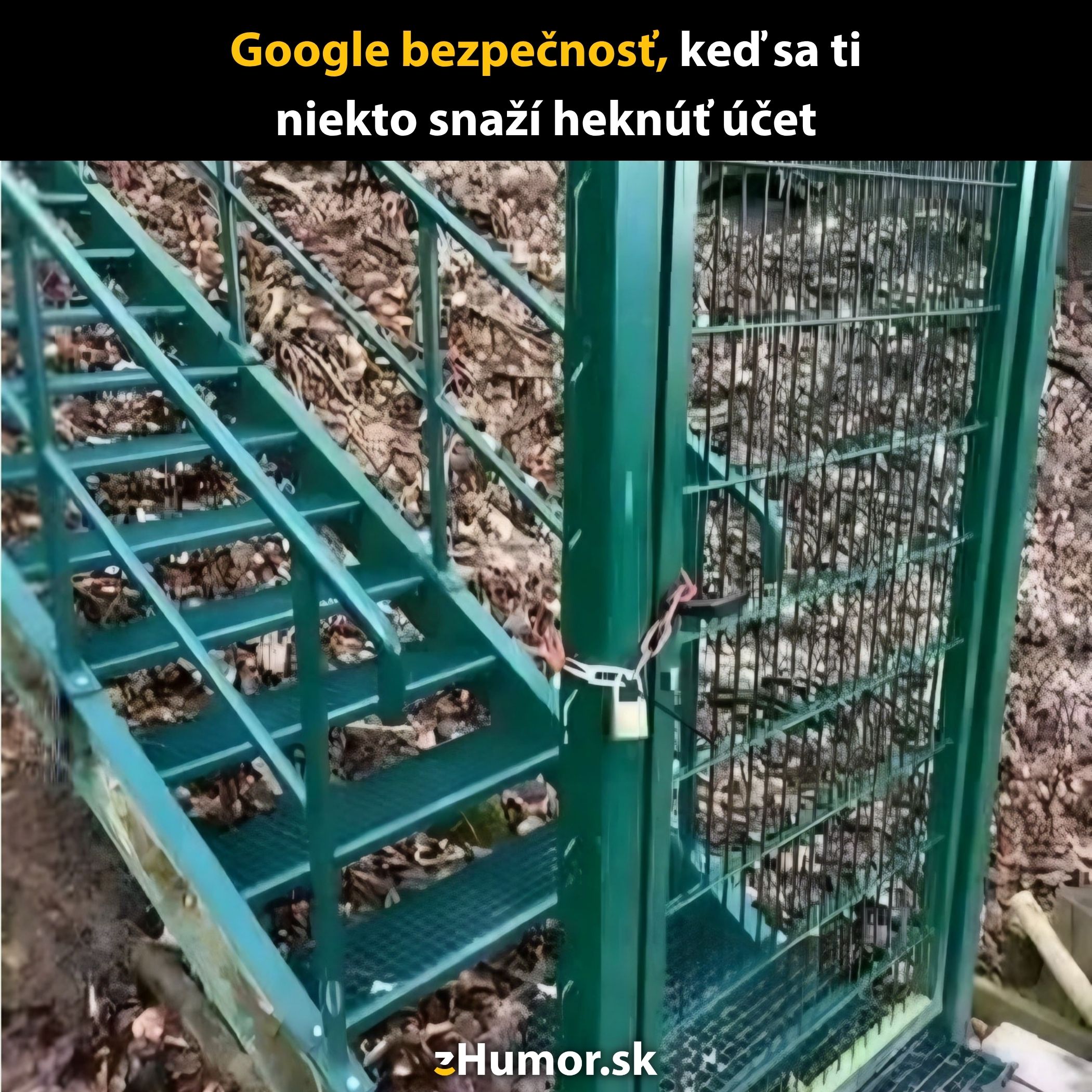Uzamknuté schody s reťazou, predstavujúce zámok ako metaforu bezpečnosti online účtu.
