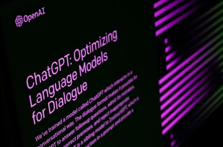 Náhľad textu na obrazovke prezentujúci optimalizáciu jazykových modelov pre dialóg od OpenAI.