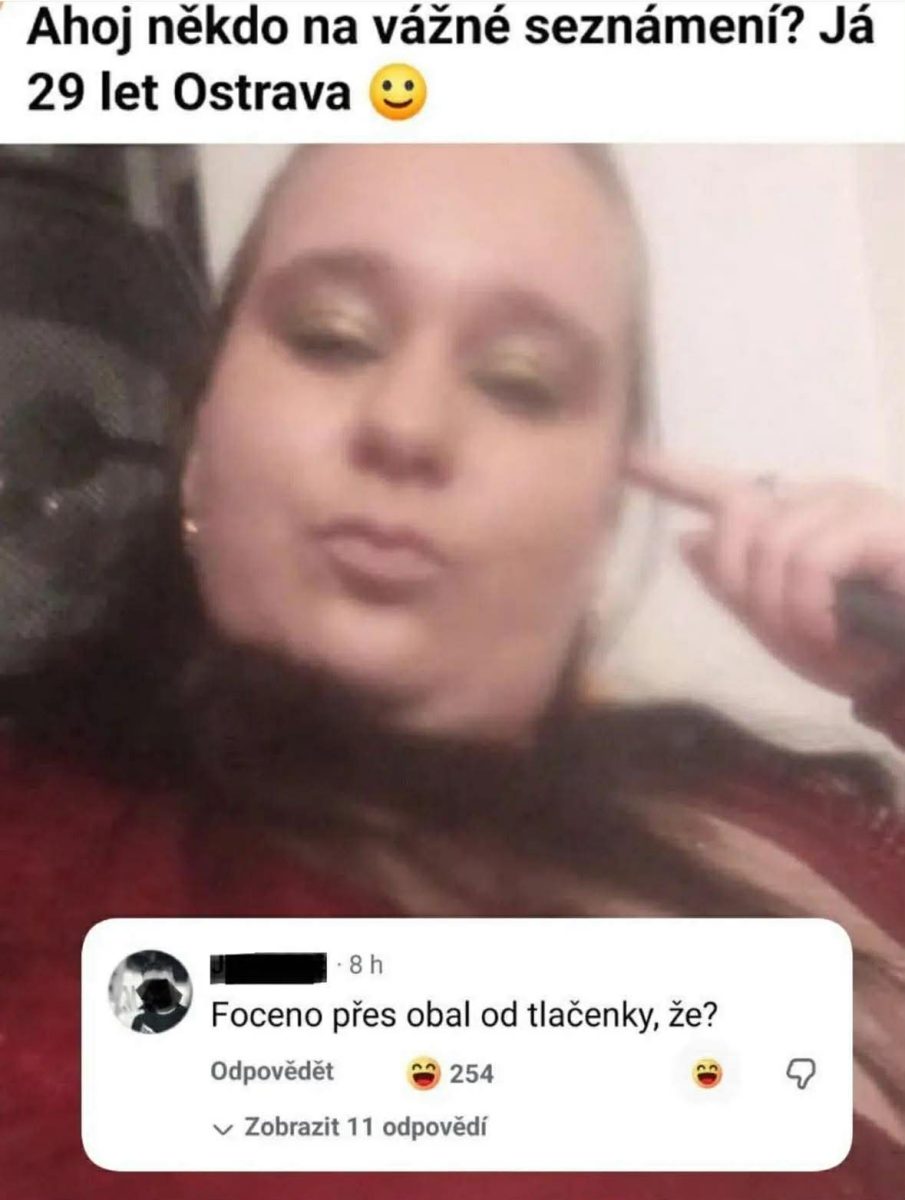 Žena z Ostravy hľadá vážnu známosť, s úsmevom na selfie, komentovaný odkaz sa zameriava na kvalitu fotografie.