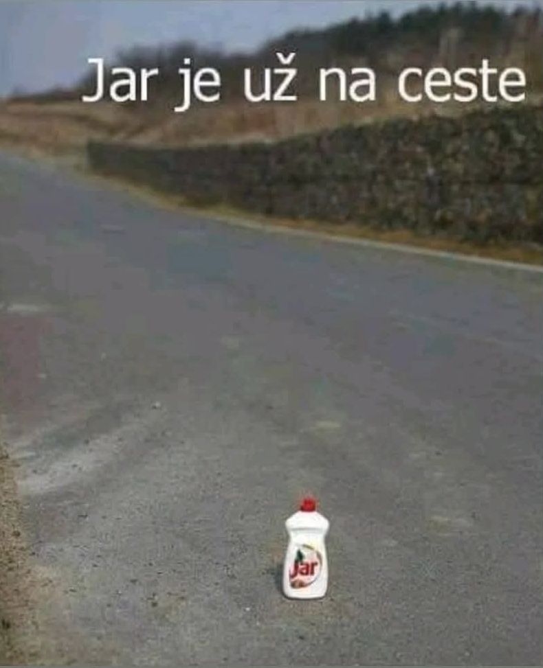 Fľaša čistiaceho prostriedku Jar na ceste s textom Jar je už na ceste, hra so slovami o prichádzajúcej jari.